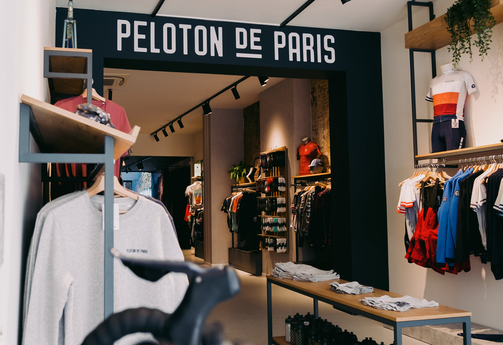 Atlas Long Sleeve Jersey - Peloton de Paris CH